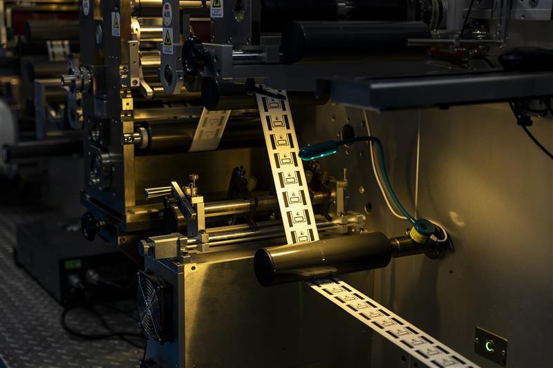 Lamination and coating unit